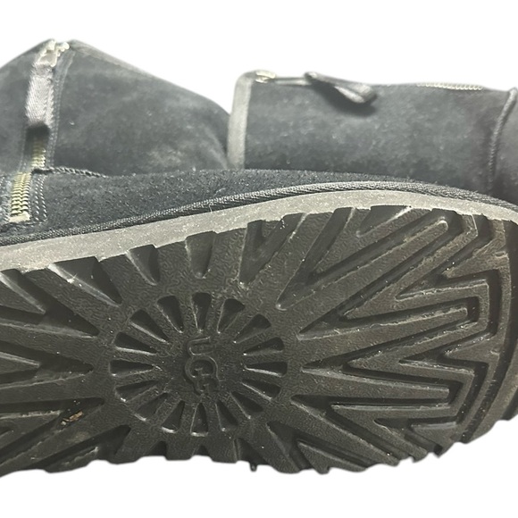 Black UGG boots with zipper on the side size 9 B9 - Picture 7 of 8